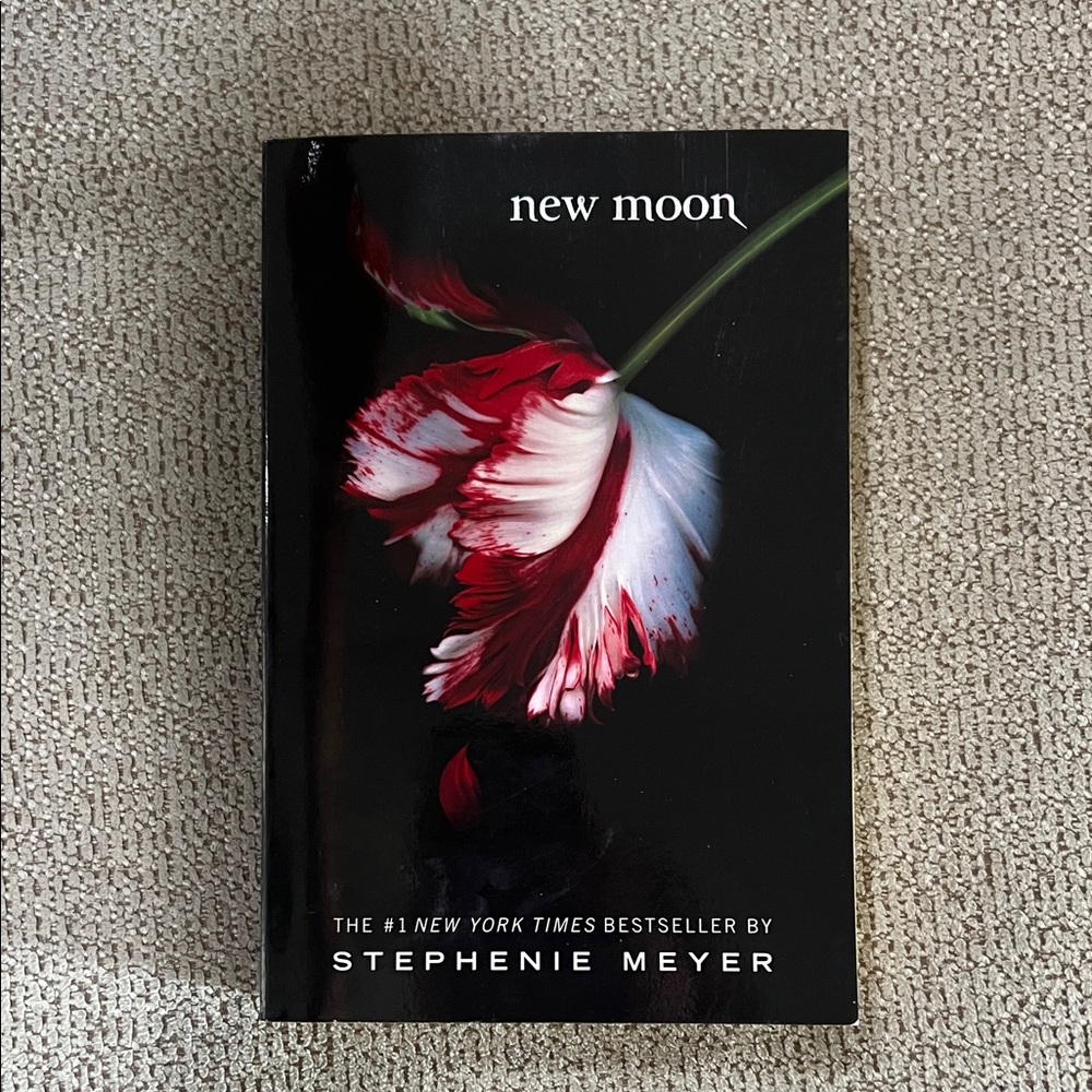 New Moon by Stephenie Meyer Hardcover